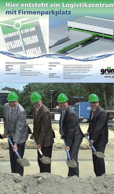 Grünbeck beim Spatenstich für das neue Logistik­zentrum in Höchstädt (v.l.): Die Geschäftsführer Dr. Günter Stoll und Walter Ernst mit Peter Lachenmeir (Prokurist) und Alexander Kammler (Projektleiter).
