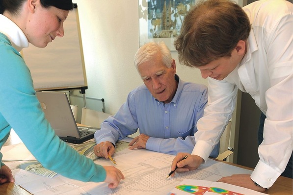 Mit spitzem Bleistift rechnen müssen Planer nicht nur bei den Projekt-, sondern auch bei den Bürokosten.