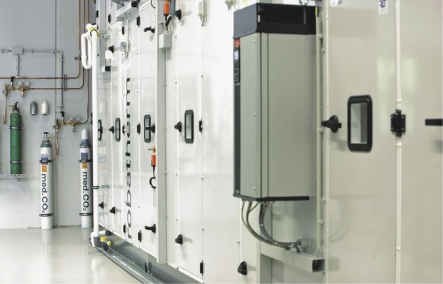 Eine besondere Referenz: Robatherm stattete den Tübinger Experimental-OP mit seinen Hygienegeräten aus. Die RLT-Geräte werden individuell geplant und ausgeführt und industriell gefertigt.