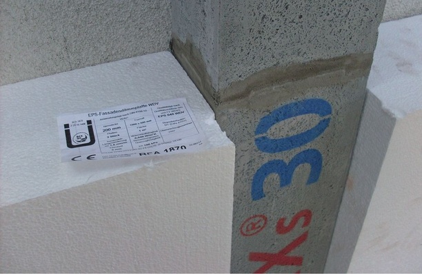 Skoberne: Skobifix WDVS verschwindet vollständig in der Außenwanddämmung.