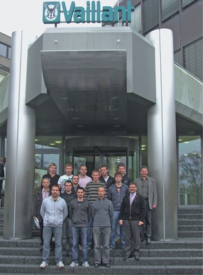 Studenten des 7. Semesters im Studiengang ­Versorgungs- und Umwelttechnik der Westsächsischen Hochschule Zwickau auf großer Exkursion bei Vaillant.