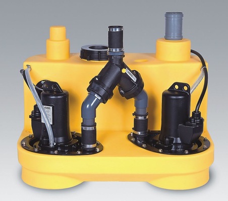 Jung: Die Fäkalienhebeanlagen compli 500 MulitCut und compli 1000 MultiCut ­entsorgen Abwasser auch über eine längere Strecke oder durch klein ­dimensionierte Leitungen. Wenn die Abwasserentsorgung nicht unterbrochen ­werden darf, wird die compli 1000 MultiCut mit zwei Pumpen eingesetzt.