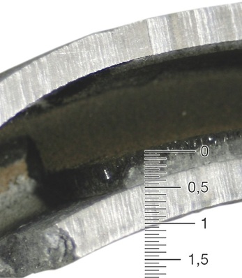 Bild 2 Kesselglied aus AlSiMg mit Kalkbelag in zerstörender Wirkung (4,5 mm) aus Gewährleistungsgründen.