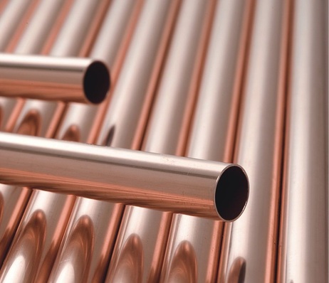 KME: Das blanke Kupferrohr Sanco wird jetzt auch als halbharte Stangen in der neuen Dimension 28 × 1 mm sowie als harte Stangen in den Dimensionen 35 × 1,2 mm, 42 × 1,2 mm und 4 × 1,5 mm angeboten.