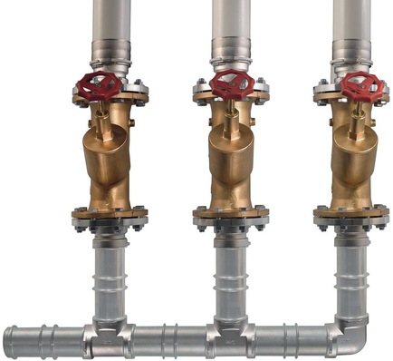 Uponor: Zeitsparende Verteilerinstallation ohne Verpressungen durch den RS Distanzadapter.