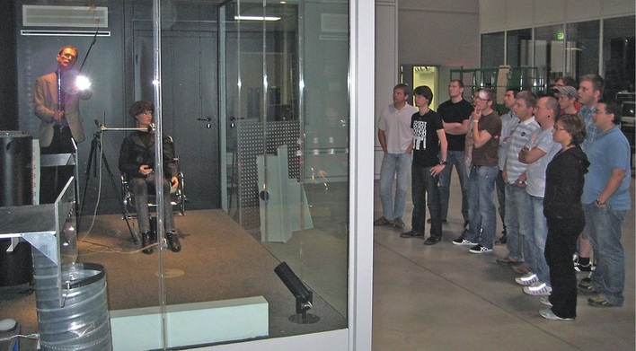 TGA-Studenten der HTW-Dresden im RLT-Labor bei Caverion.