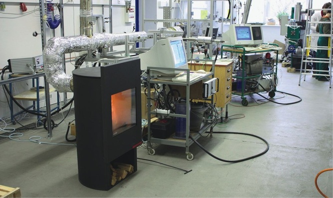 Prüfstandsaufbau zum Vergleich von Partikelabscheidern für Biomasse-Kleinfeuerungen bis 50 kW.