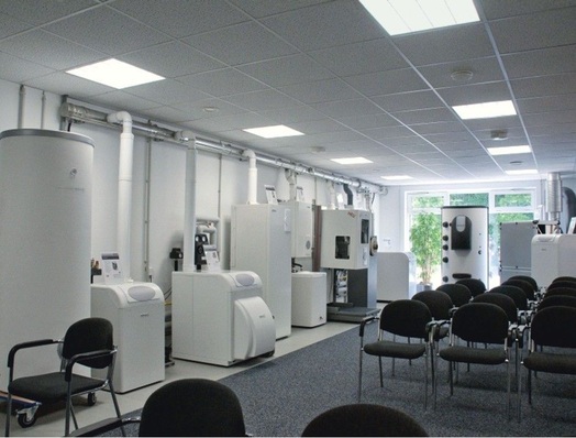 Brötje-Heizungssysteme im Betrieb und zum ­Anfassen im neuen Schulungszentrum Chemnitz.