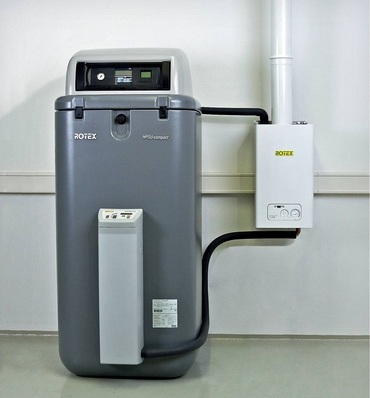 Gas-Brennwertheizkessel Rotex G-plus als Zusatzheizung für die Luft/Wasser-Wärmepumpe Rotex HPSU compact.