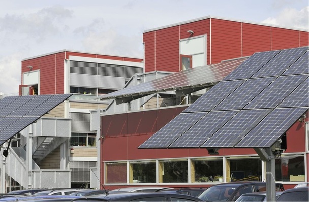 Abb. 1 Als Nullemissionsfabrik ausgezeichnet: Solvis in Braunschweig ist die „Energieeffizienteste Gewerbeimmobilie in Deutschland“.