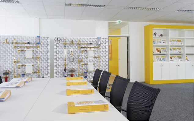 Blick in das Trainings- und Informa­tionscenter von Junkers in Siegen.