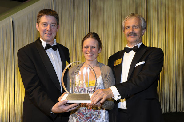 Udo Geisel, Sabine Altmann, Andreas Wagner bei der Auszeichnung zum Entrepreneur des Jahres 2011 in der Alten Oper in Frankfurt. (Quelle: Wagner / BrauerPhotos)
