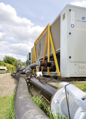 Abb. 1 Mietkälte bei Contract Chemicals: 6“-Schlauchleitungen verbinden einen Kaltwassersatz mit dem vorhandenen System.