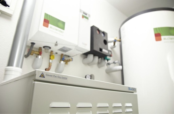 CFC-Brennstoffzellen-Heizgerät BlueGen (Webcode #NB_LINK[PARAM=KEYS=305748;CMD=SEARCH;T=305748]#).