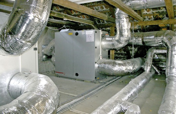 Abb. 1 Installiertes RLT-Gerät: Welche Eurovent-Energieeffizienzklasse ­raumlufttechnische Zentralgeräte ­erreichen, hängt auch vom Betriebspunkt ab.