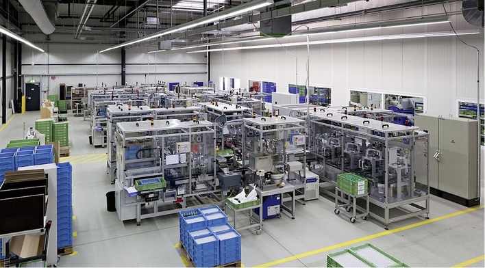 Hansgrohe: Im Erweiterungsbau der Offenburger Armaturenproduktion werden unter anderem Kartuschen hergestellt.