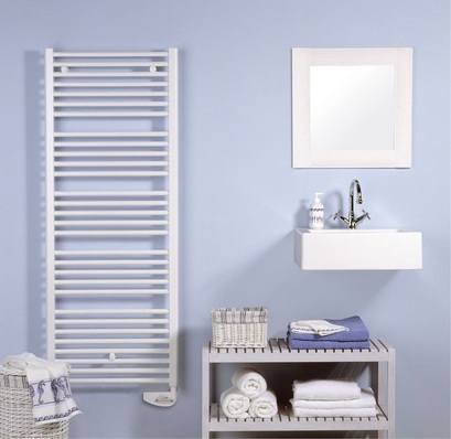 Purmo: Flores E ist ein reinelektrischer Handtuchwärmer.