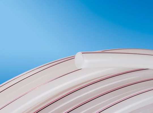 40 Jahre Uponor PE-X-Rohr: Eine weltumspannende Erfolgsgeschichte.