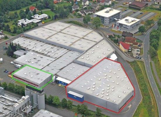 Alpha-InnoTec baut am Standort Kasendorf ein neues Technikum und neue Teststände (grüner Rahmen) sowie eine zusätzliche Produktions- und Logistikhalle (roter Rahmen).