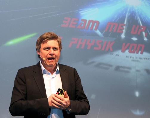 Ulrich Walter faszinierte mit einem “Ausflug“ in die Weiten des Weltalls.