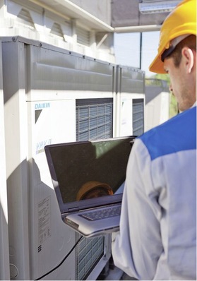 Daikin: Inbetriebnahme einer VRV IV Wärmepumpe.