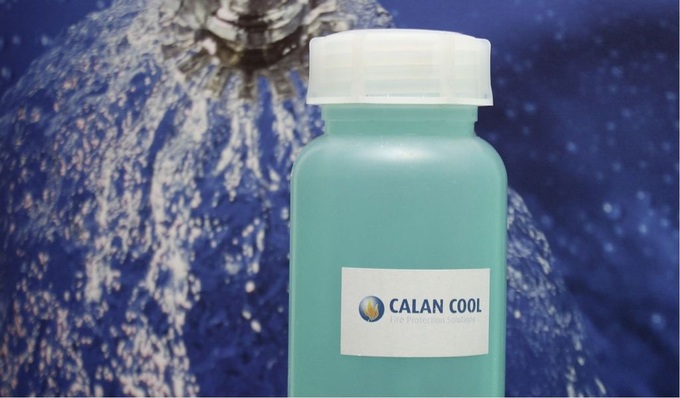 Abb. 1 CalanCool ist das einzige vom VdS offiziell zugelassene Frostschutzmittel auf Basis von Propylenglykol bis —30 °C. Es wird als Fertiglösung in Wasserlöschanlagen eingesetzt.