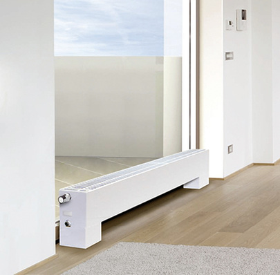 
Standkonsole für plane und feinprofilierte Purmo-Kompaktheizkörper. 
