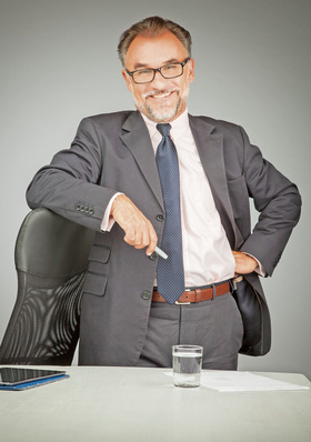 
1
 Christian Herten: „Würde das absehbare Marktwachstum bei Kälte, Klima und Wärmepumpen mit dem heutigen Kältemittel-Mix stattfinden, würden F-Gase im Jahr 2050 fast 8 % der direkten CO
2
-Emissionen verursachen.“ 
