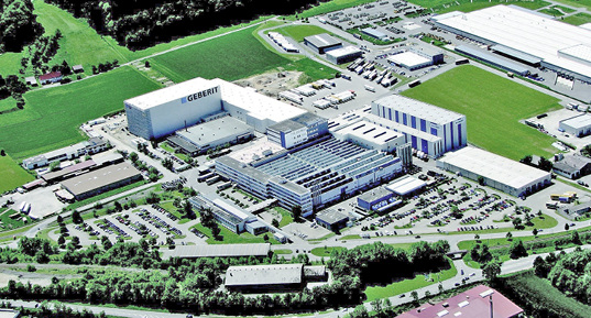 



Geberit in Pfullendorf: Hier arbeiten rund 1450 Mitarbeiter in Vertrieb, Produktion und Logistik. Die Logistikkapazität soll nun mit einem Gesamtvolumen von rund 40 Mio. Euro an den Marktbedarf angepasst werden. 
