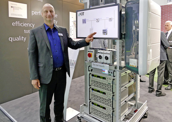 



1
 Thomas Timke vor einem Heimspeicher-Prüfstand vom KIT: „Mit der Einigung auf den Sicherheitsleitfaden kann keiner mehr sagen, er hätte von den Eigenarten von Lithium-Ionen-Zellen nichts gewusst.“ 
