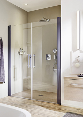 



Kermi: Duschkabine mit farbiger Lackierung. 
