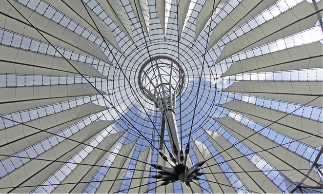 



1
 Insbesondere von außergewöhnlichen Gebäudekonzepten lässt sich der sommerliche Wärmeschutz … 
