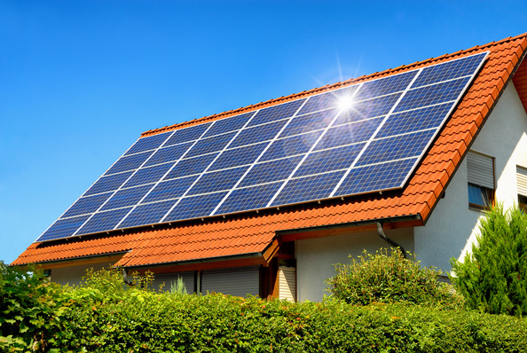 Mit Batteriespeicher sind PV-Anlagen künftig noch gewinnbringender als ohne.
