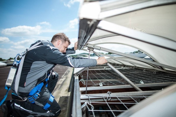 Immer wieder werden RWA durch Wartungsfehler beschädigt — was im Ernstfall Menschenleben und die Zukunft ganzer Unternehmen gefährdet.