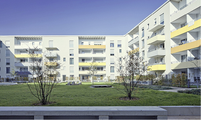 



1
 Die vom Siedlungswerk Nürnberg errichtete Wohnanlage „Am Röthenbacher Landgraben“ in Nürnberg besteht aus 130 Wohnungen und vier Gewerbeeinheiten. 
