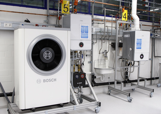 Für den flexiblen Einsatz in unterschiedlichen Szenarien stehen die Compress 7000i und die Condens 9000i im Multilabor auf Rollen.