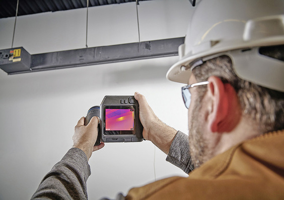 



1
 Mehr sehen: Hochwertige Kameras machen bessere Wärmebilder, verkürzen die Erfassungsdauer vor Ort und den Auswertungsaufwand. 
