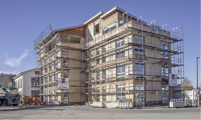 



1
 Erweiterungsbau an das vorhandene Büro-gebäude bei Wilhelm Knepper, Lippstadt: Wichtige Entscheidungen wurden am Round Table vorbereitet. 
