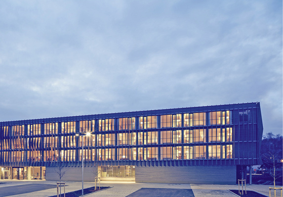 



1
 Erweiterungsbau des Klingenstein – Hotel, Wirtshaus und Brauerei – in Klingenstein, einem Ortsteil der Stadt Blaustein. 
