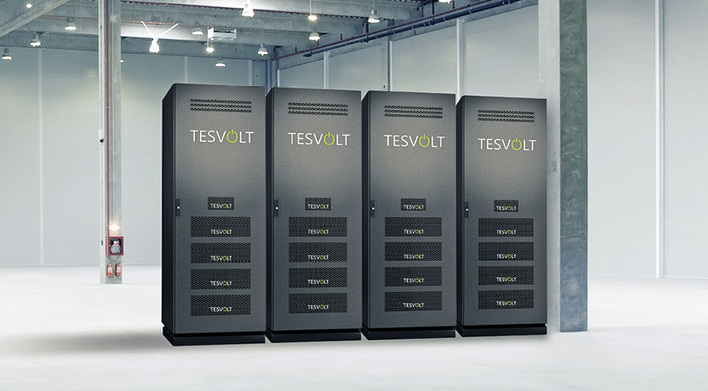 



1
 Häufig wird Strom zu Zeiten verlässlich benötigt – und zwar oft dann, wenn die Solaranlage gerade keinen oder nur wenig Strom liefern kann. Batteriespeicher können dann die Lücke überbrücken. 
