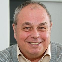 Albert Bauer: “Meine empirisch gewonnenen Erkenntnisse zur optimierten Lufteinbringung und Raumregelung haben sich als richtig erwiesen, wie zahlreiche Referenzen belegen.“ (Bild: Margot Dertinger-Schmid)