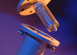 Herzstück des neuartigen Brennstoffverdampfers — der Katalysator auf einem Metallnetz. (Quelle: Fraunhofer ISE)