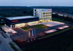 Die neue Weishaupt-Niederlassung Frankfurt direkt an der A5. (Quelle: Weishaupt)